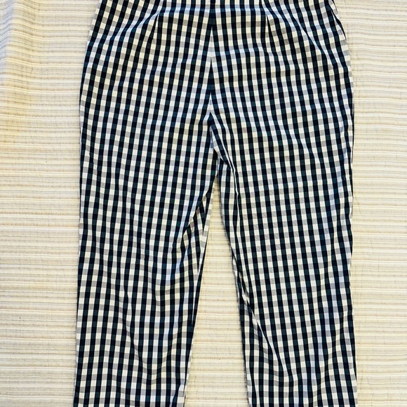Jones New York Signature Blue And White Plaid Capri’s, Size 12 - Picture 2 of 9